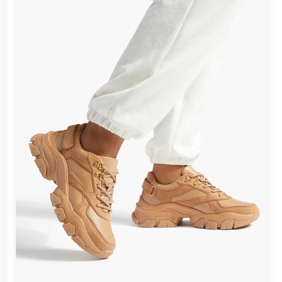 Shoe Dazzle sneakers size 10 - Picture 1 of 7